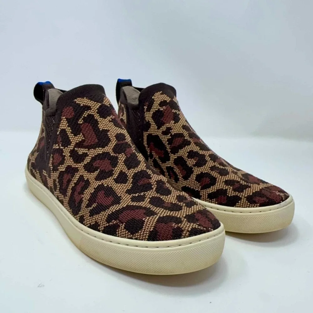 Rothys Chelsea Boots Women's Size 9 Wildcat Leopard Print Minimalist Comfort
